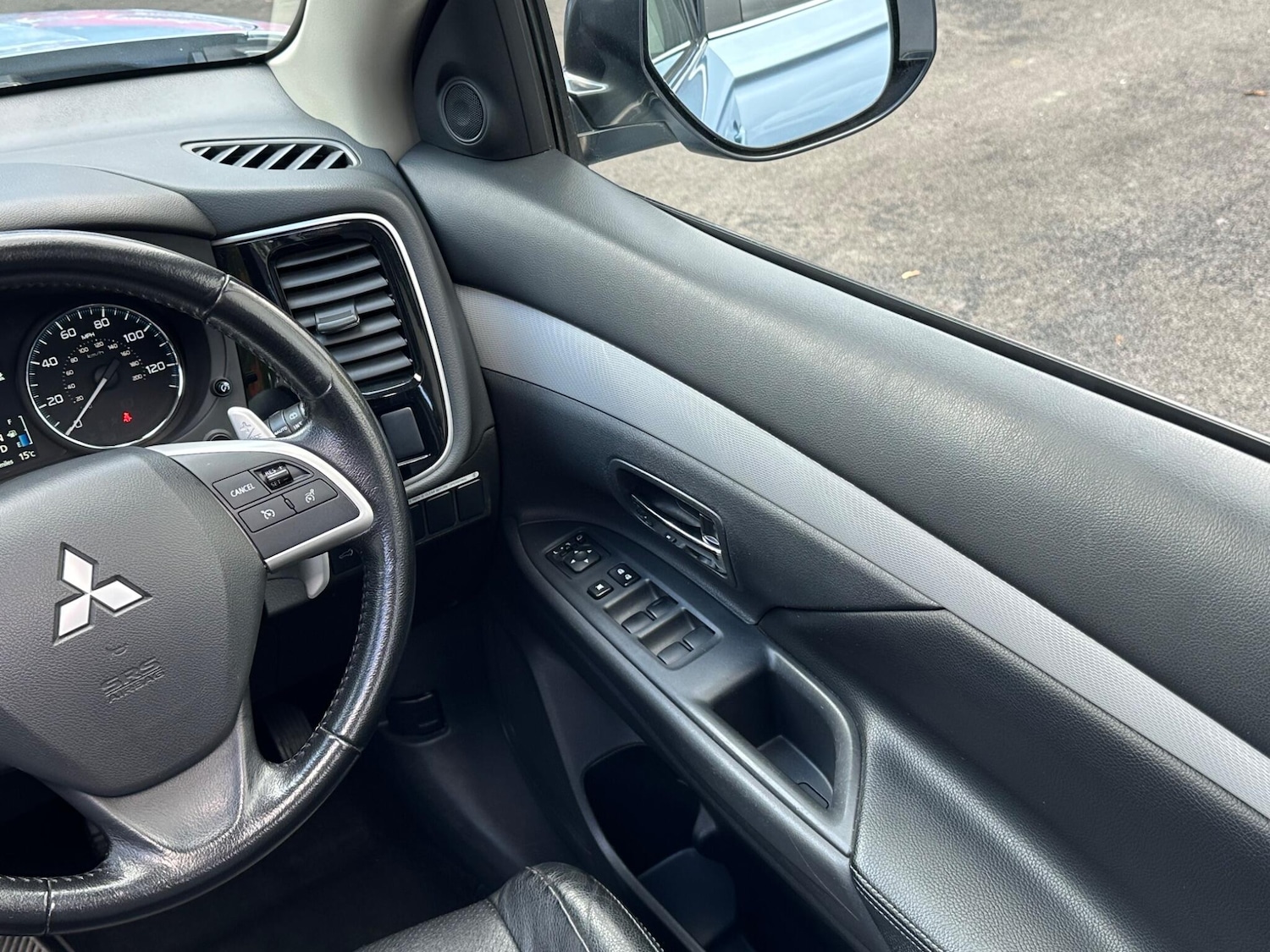 Used Mitsubishi Outlander 2015 for sale - 76024703: Photo 57