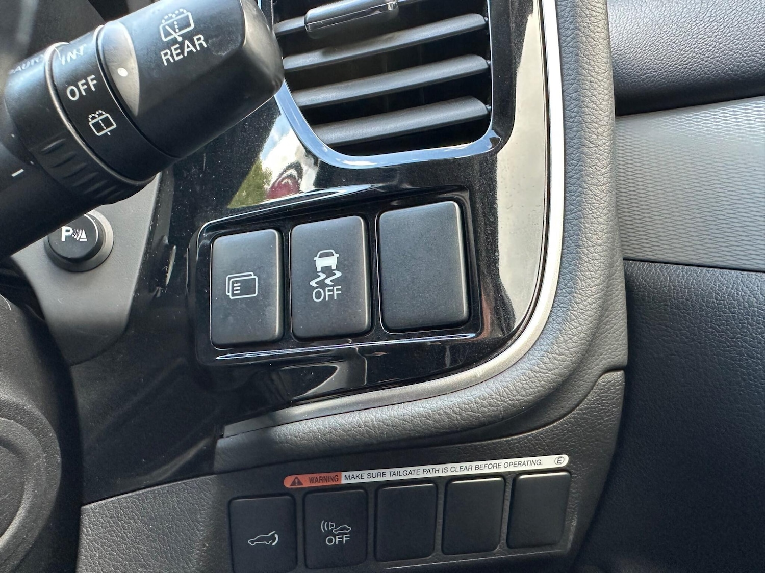 Used Mitsubishi Outlander 2015 for sale - 76024703: Photo 63