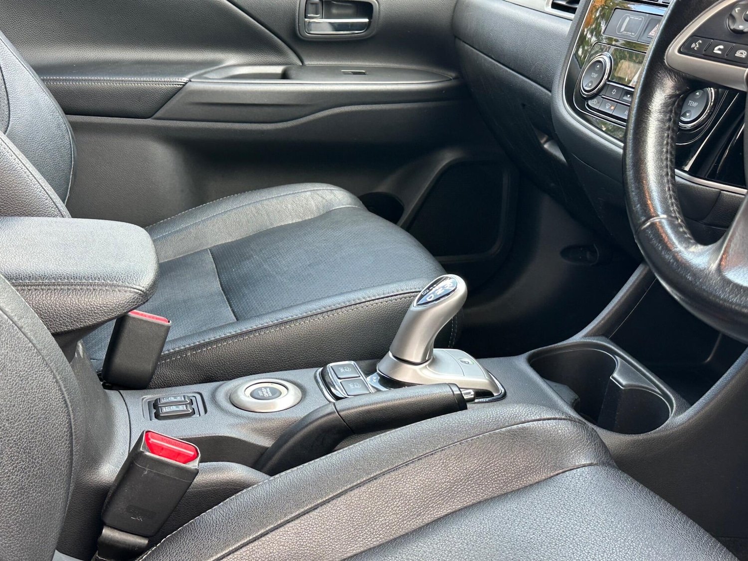 Used Mitsubishi Outlander 2015 for sale - 76024703: Photo 65