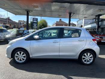 Used Toyota Yaris 2013 for sale - 74047982: Photo