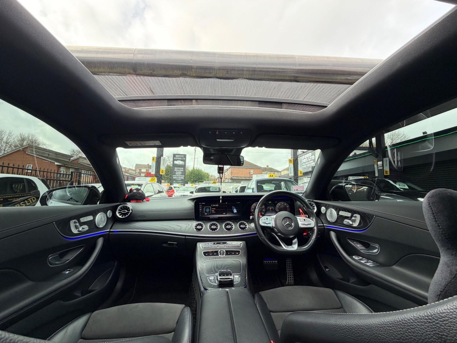 Used Mercedes-Benz E Class for sale - 77657850: Photo 4