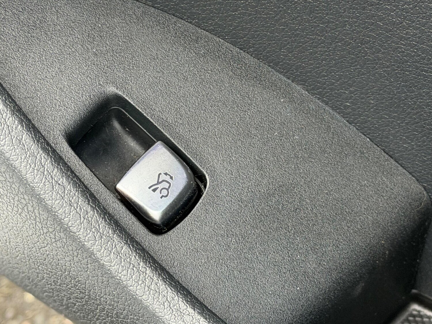 Used Mercedes-Benz E Class for sale - 77657850: Photo 60