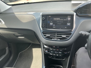 Used Peugeot 2008 2014 for sale - 79464985: Photo