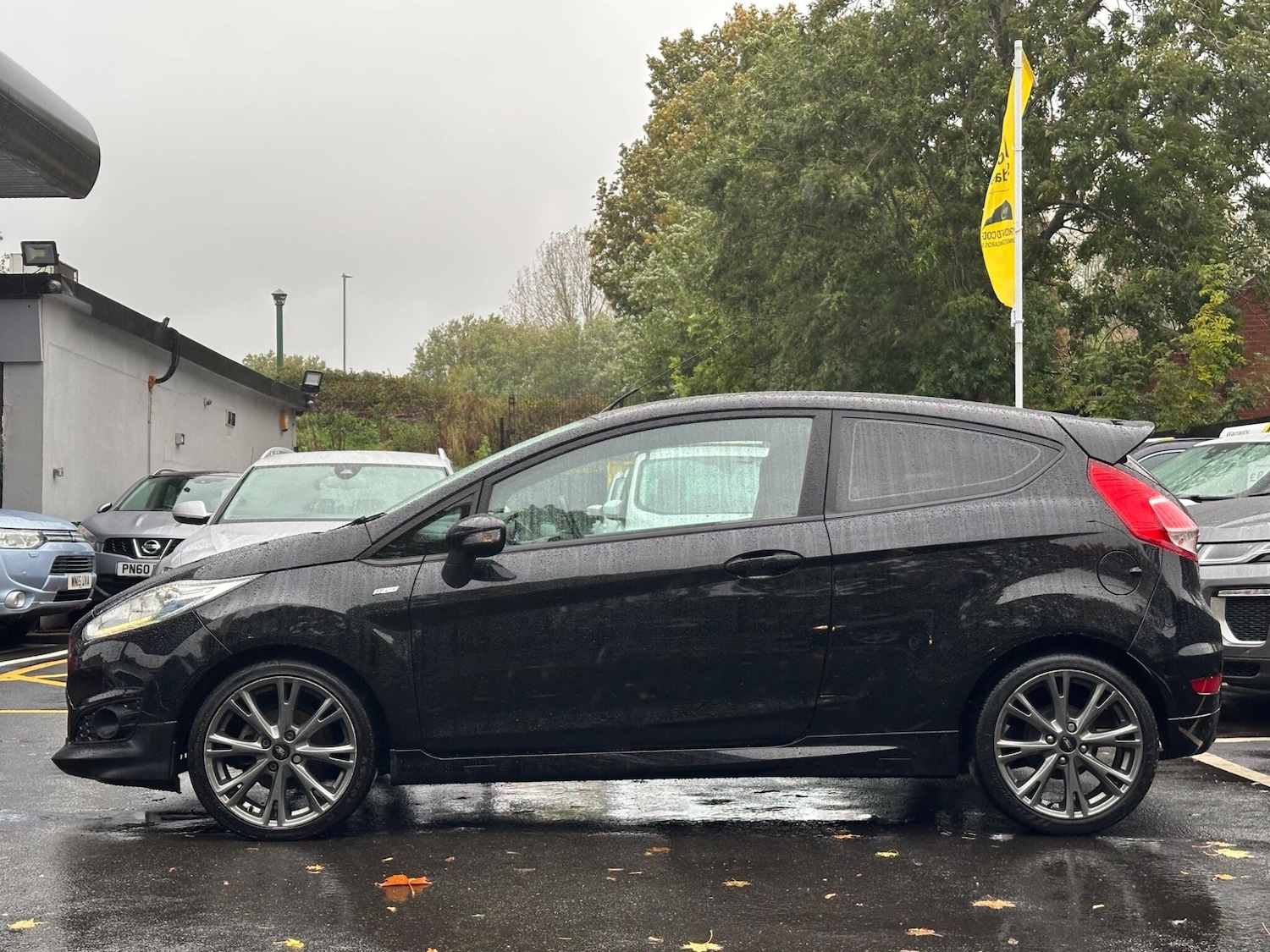 Used Ford Fiesta 2017 for sale - 76152060: Photo 3