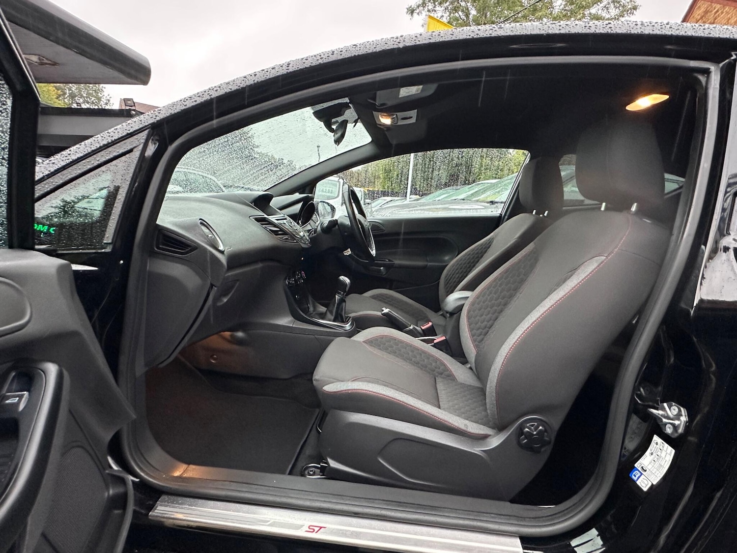 Used Ford Fiesta 2017 for sale - 76152060: Photo 34