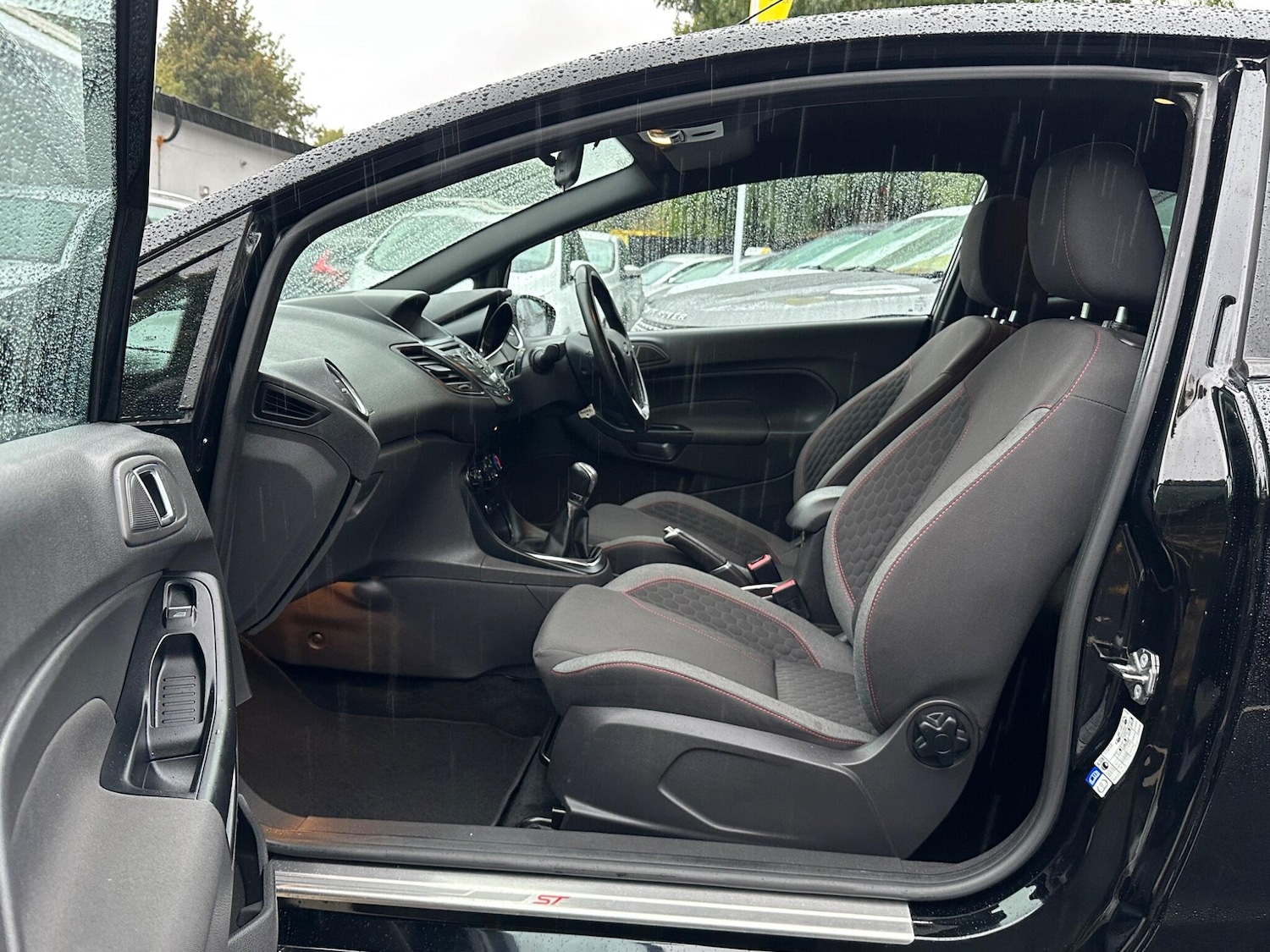 Used Ford Fiesta 2017 for sale - 76152060: Photo 35