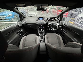 Used Ford Fiesta 2017 for sale - 76152060: Photo 4