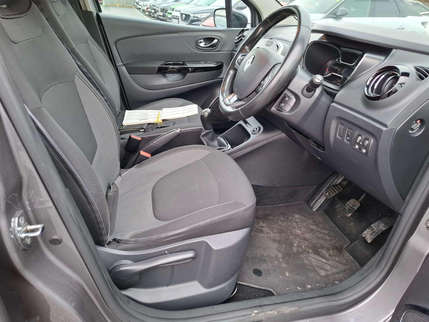 Used Renault Captur for sale - 76824715: Photo 10