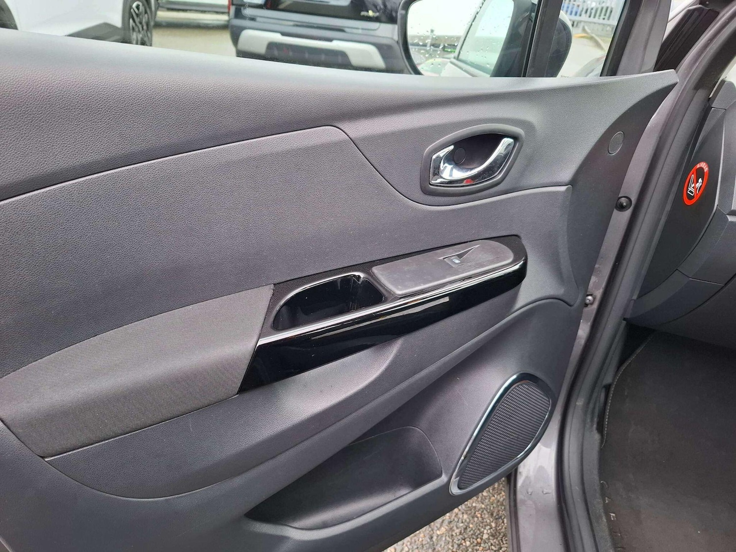 Used Renault Captur for sale - 76824715: Photo 16