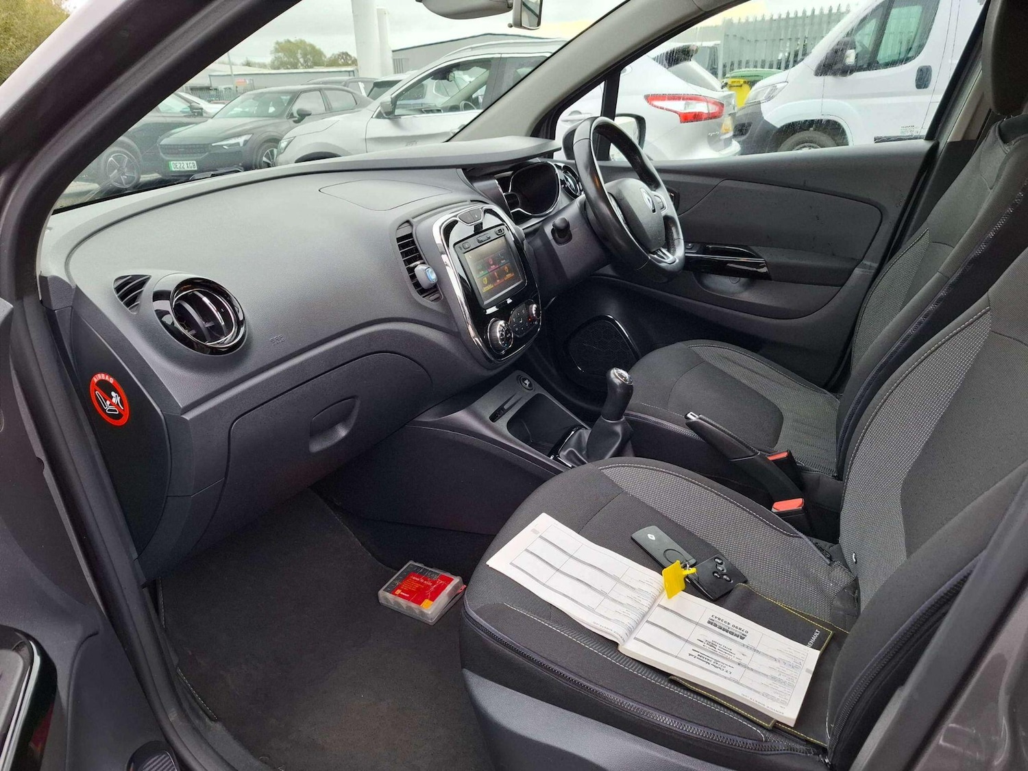 Used Renault Captur for sale - 76824715: Photo 24