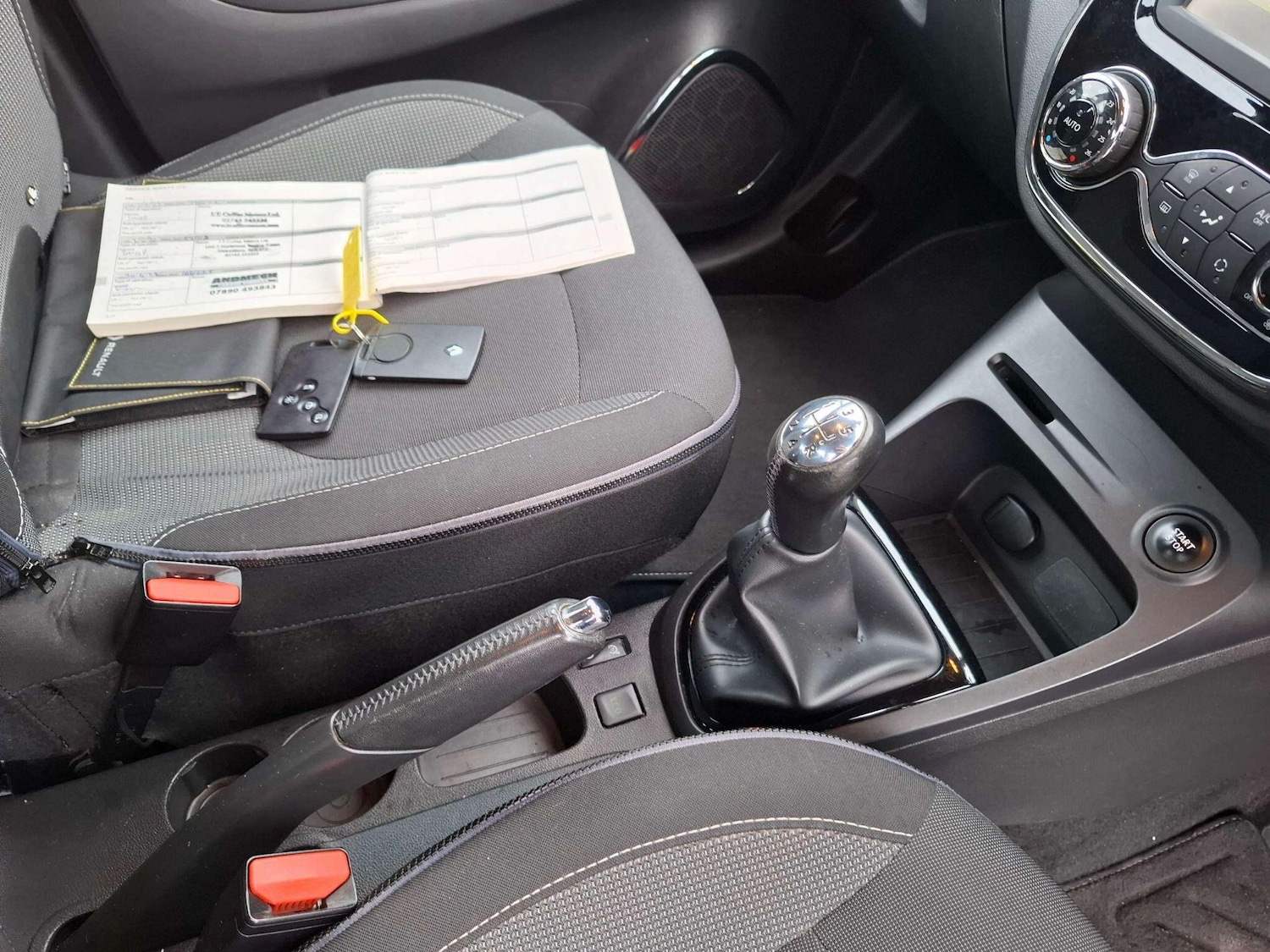 Used Renault Captur for sale - 76824715: Photo 26