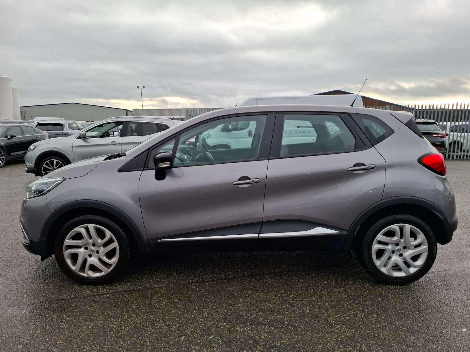 Used Renault Captur for sale - 76824715: Photo 7