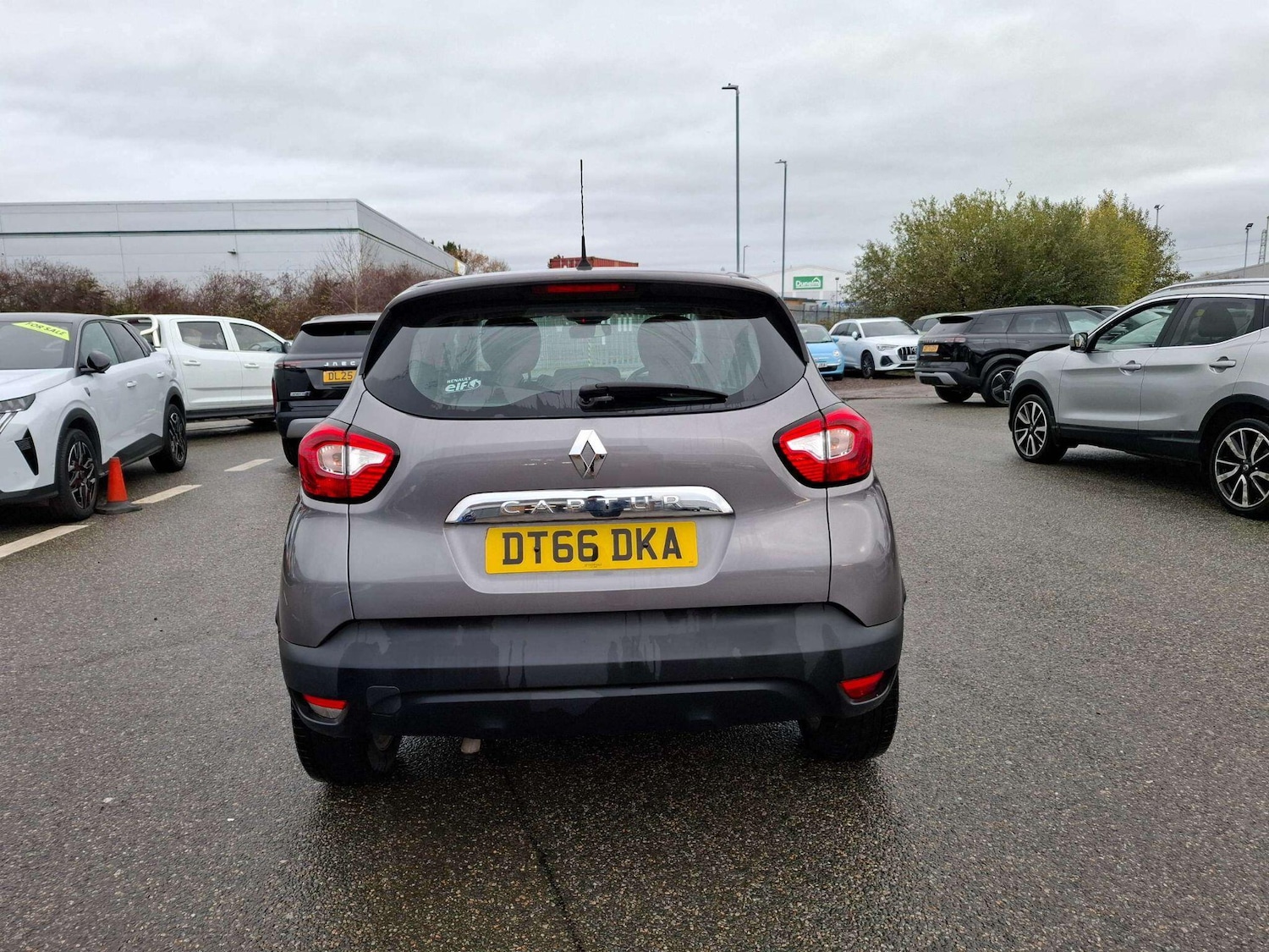 Used Renault Captur for sale - 76824715: Photo 8