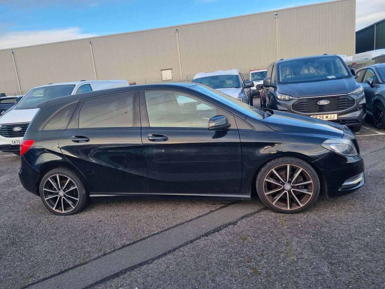 Used Mercedes-Benz B Class 2014 for sale - 76424086: Photo 2