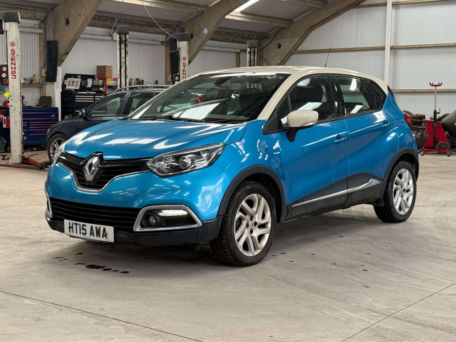 Used Renault Captur 2015 for sale - 78057755: Photo 2