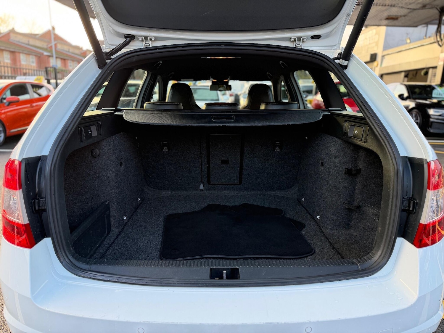 Used Skoda Octavia 2014 for sale - 77305216: Photo 81