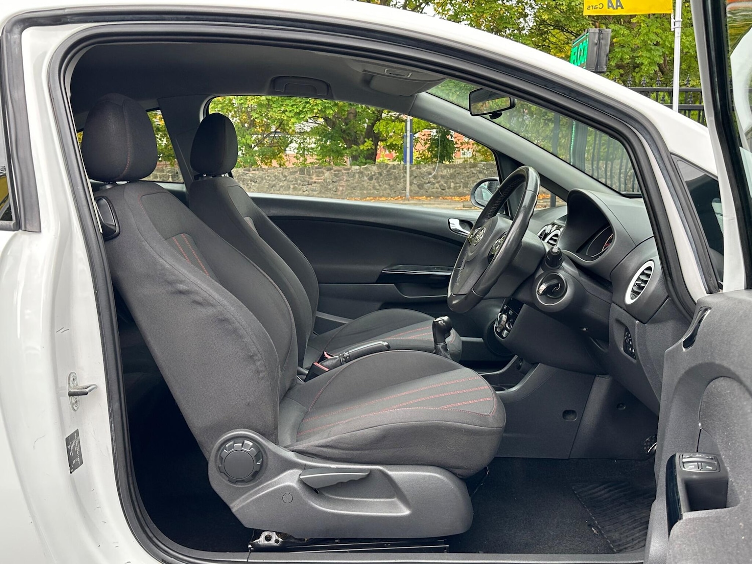 Used Vauxhall Corsa 2010 for sale - 76109806: Photo 17