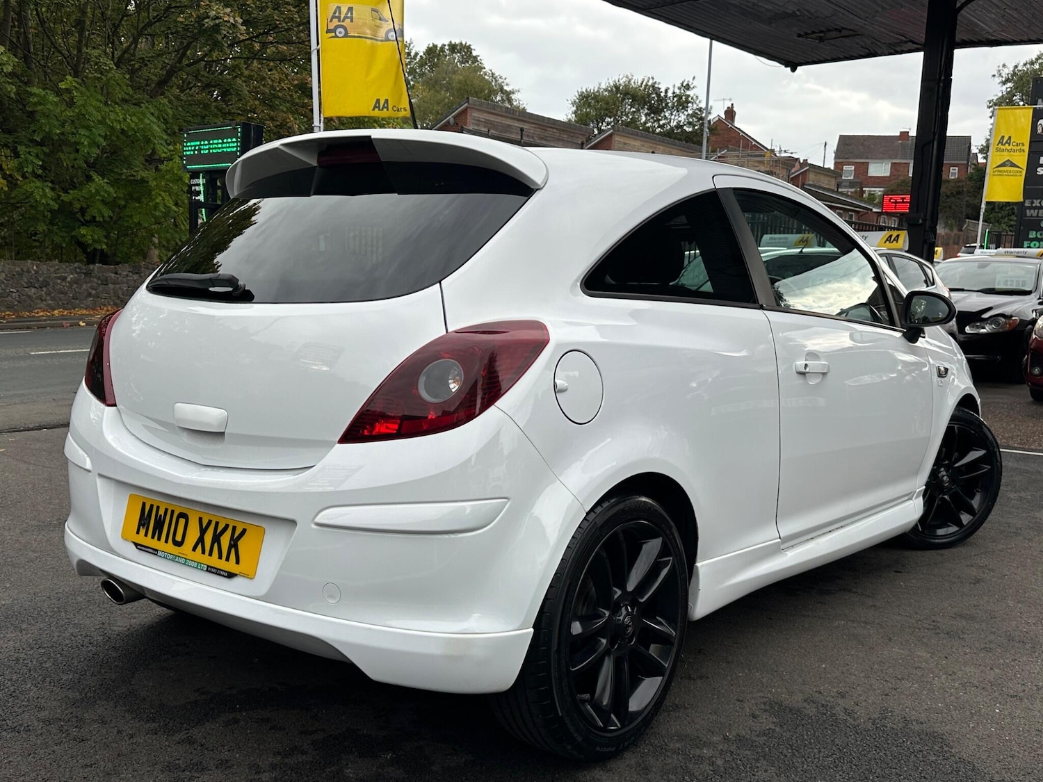 Used Vauxhall Corsa 2010 for sale - 76109806: Photo 2