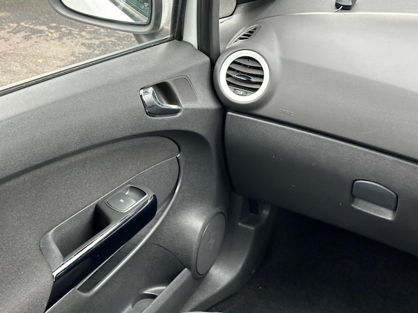 Used Vauxhall Corsa 2010 for sale - 76109806: Photo 52
