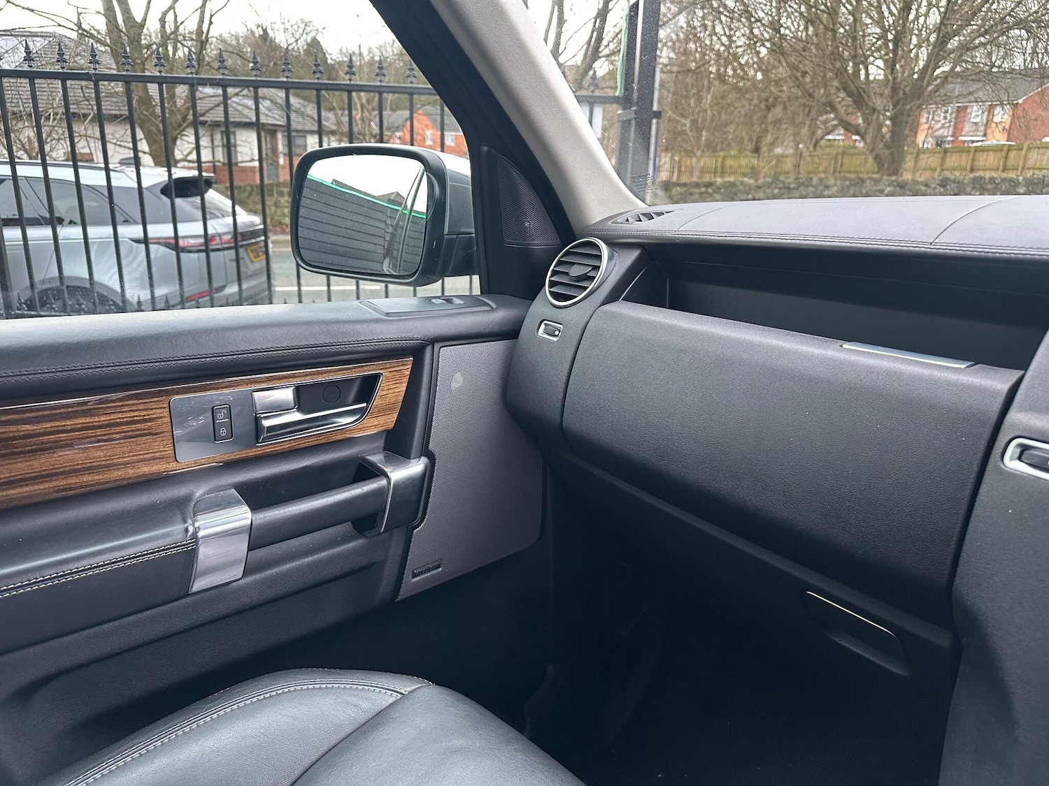 Used Land Rover Discovery 2012 for sale - 76942459: Photo 12