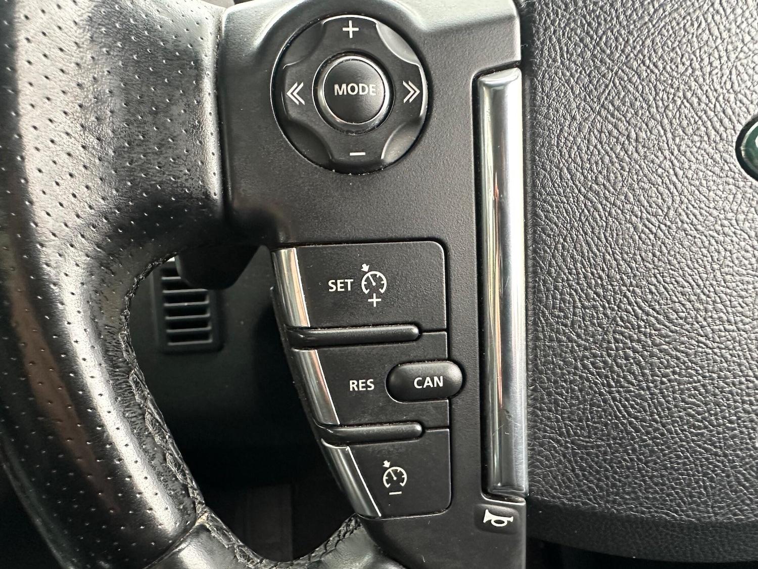 Used Land Rover Discovery 2012 for sale - 76942459: Photo 17