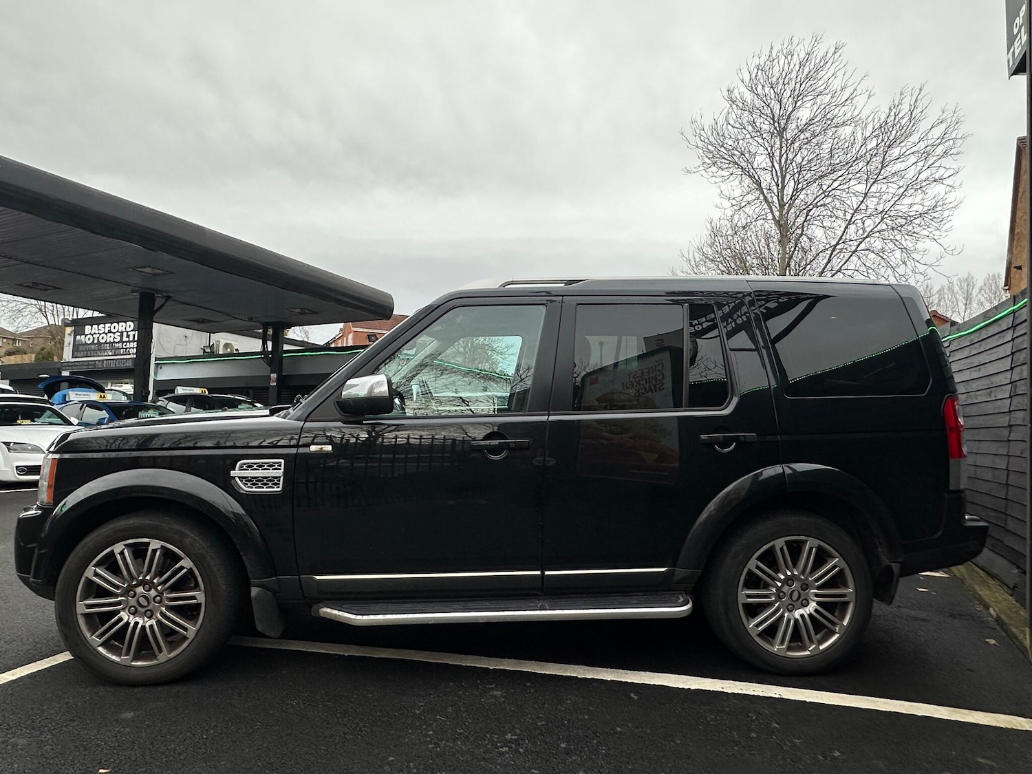 Used Land Rover Discovery 2012 for sale - 76942459: Photo 2