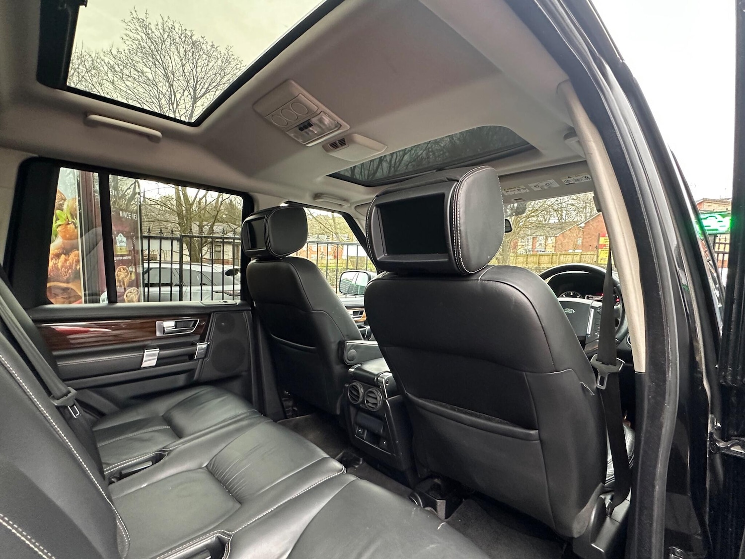 Used Land Rover Discovery 2012 for sale - 76942459: Photo 3