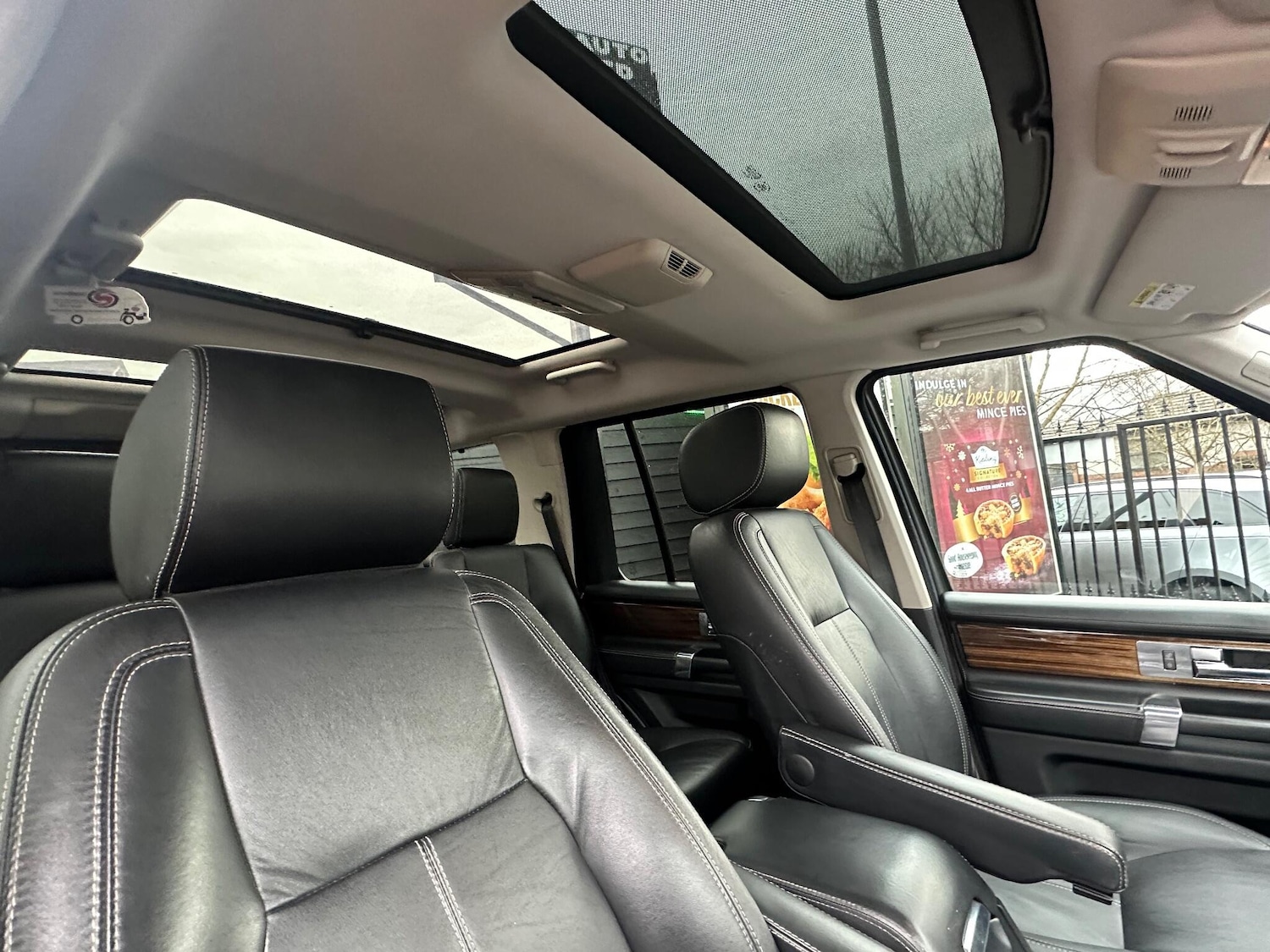 Used Land Rover Discovery 2012 for sale - 76942459: Photo 4