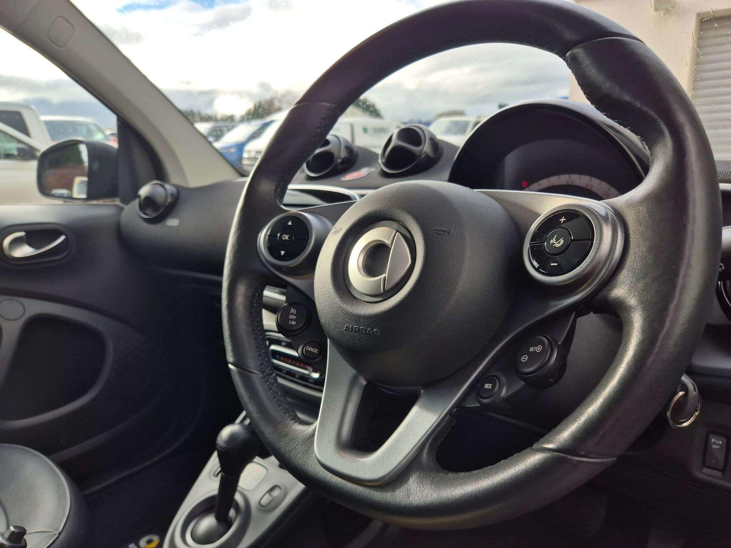 Used smart fortwo 2018 for sale - 76714148: Photo 27
