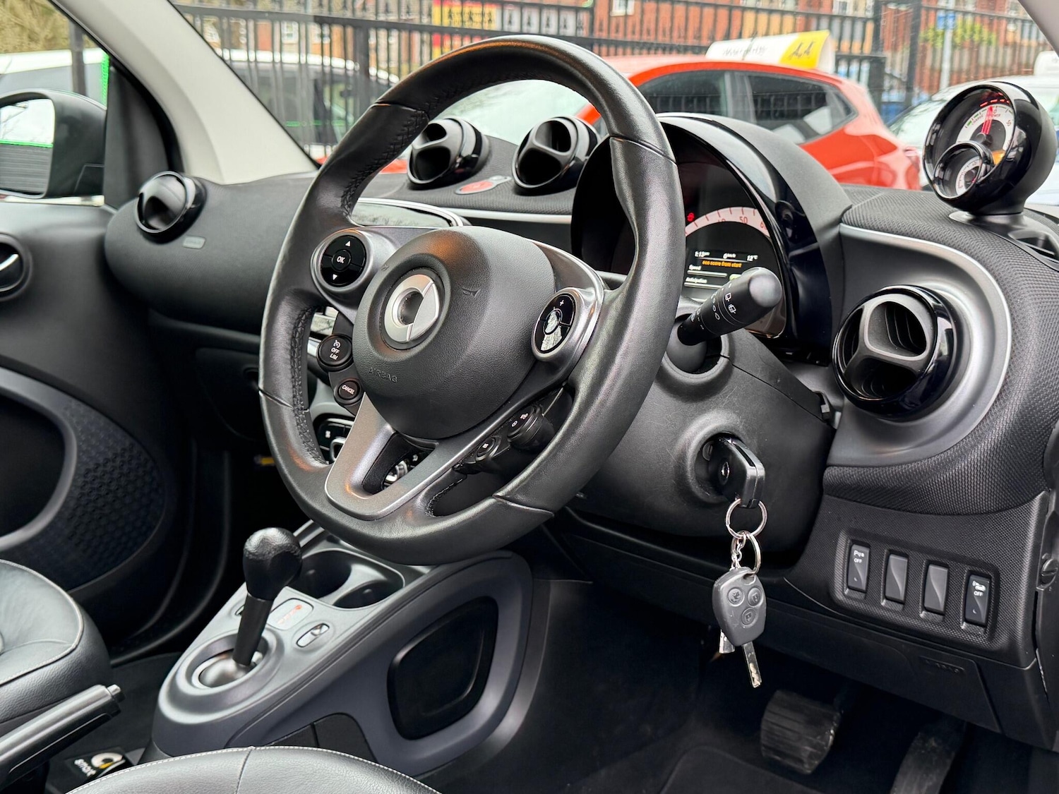 Used smart fortwo 2018 for sale - 76714148: Photo 77