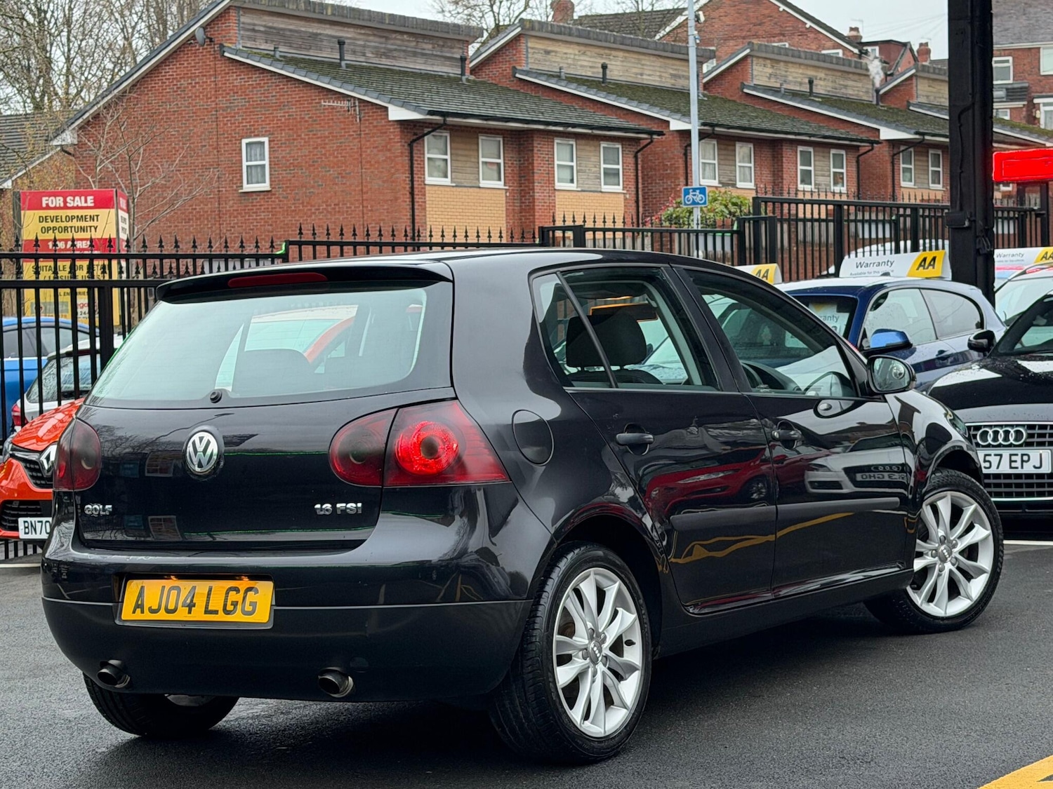 Used Volkswagen Golf 2004 for sale - 76714264: Photo 2