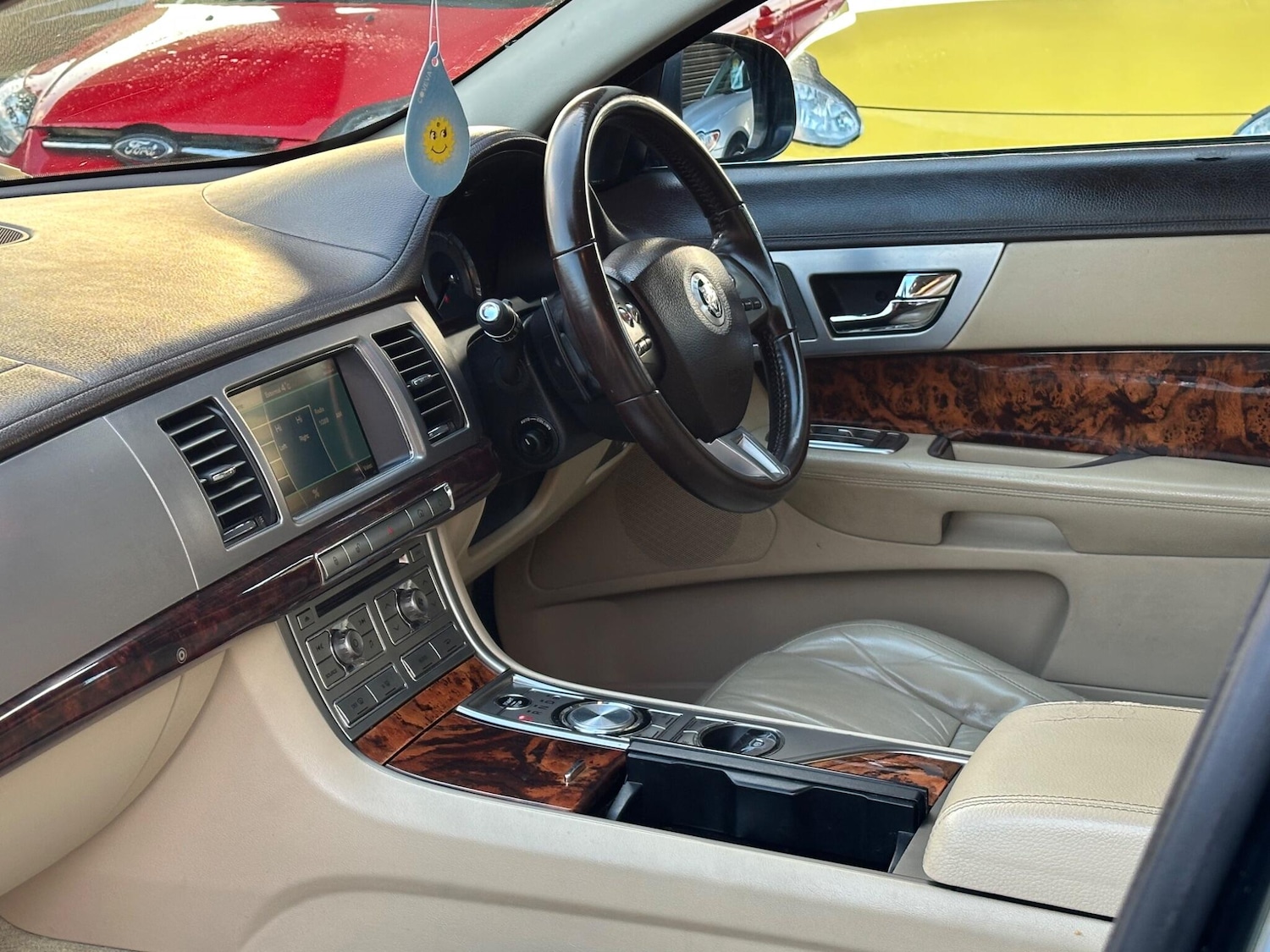 Used Jaguar XF 2010 for sale - 76337459: Photo 14