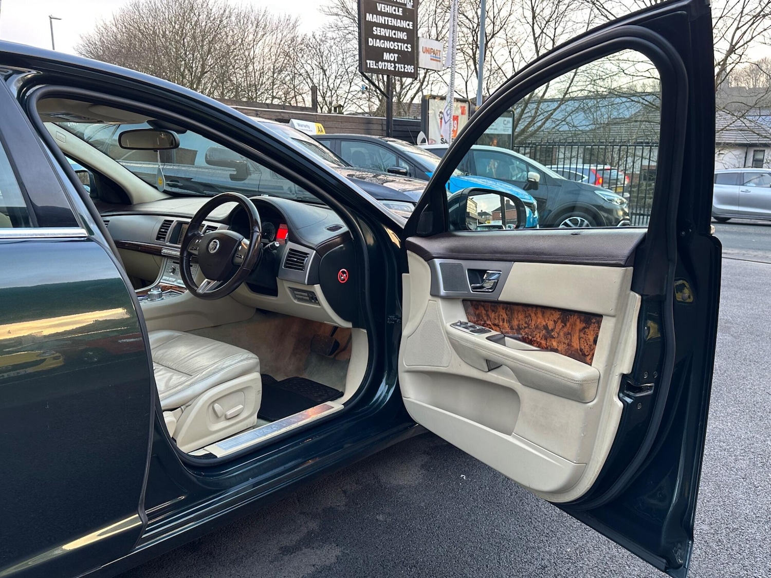 Used Jaguar XF 2010 for sale - 76337459: Photo 18