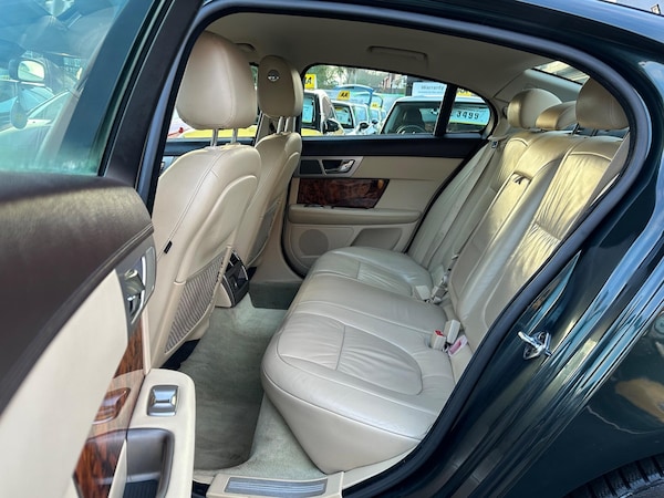 Used Jaguar XF 2010 for sale - 76337459: Photo 21