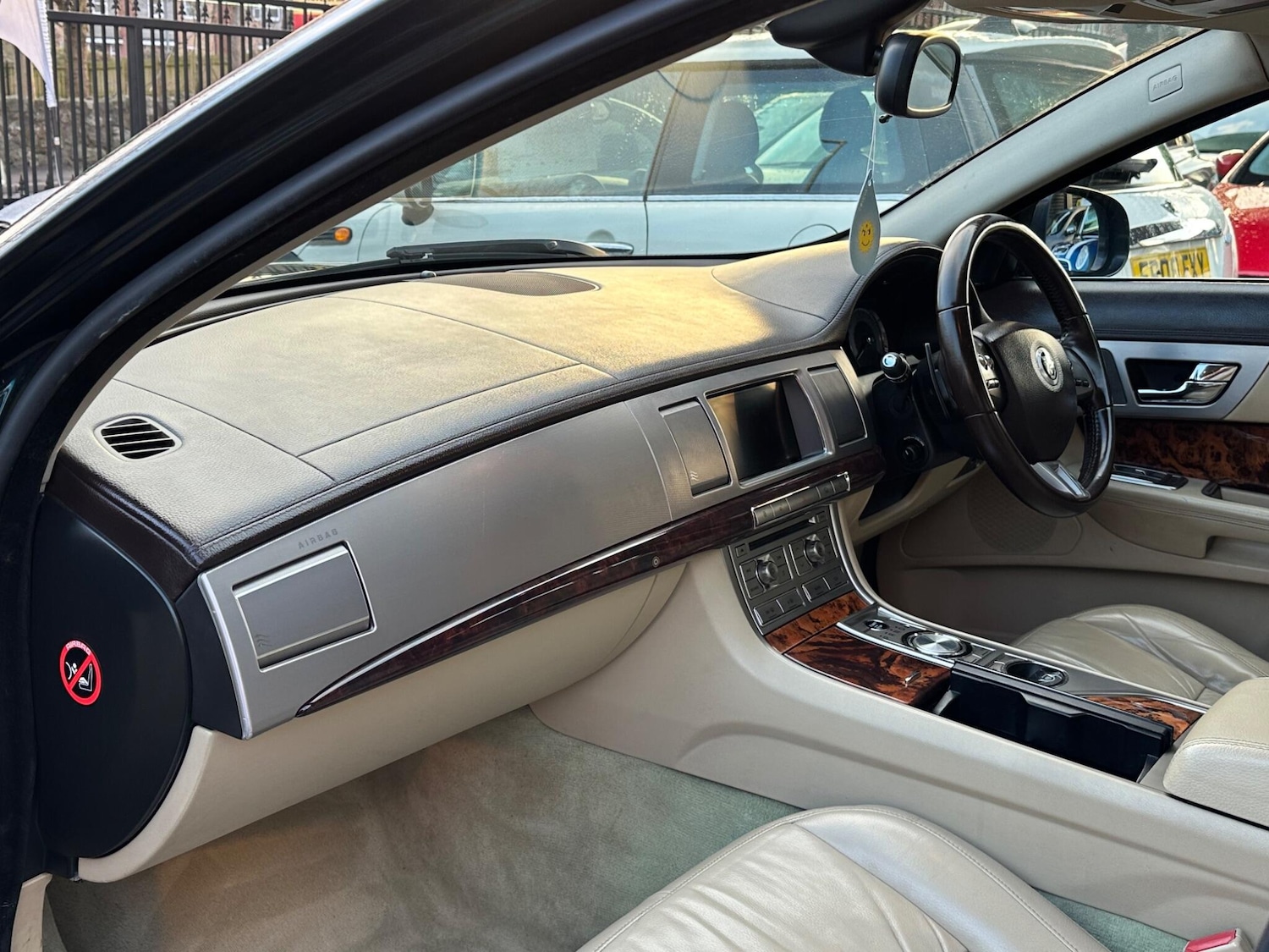 Used Jaguar XF 2010 for sale - 76337459: Photo 23