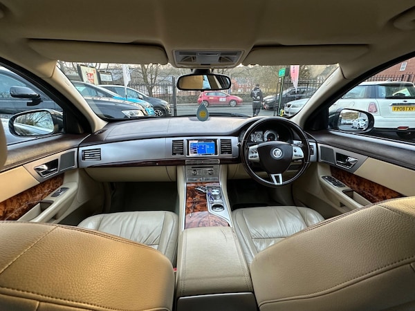 Used Jaguar XF 2010 for sale - 76337459: Photo 24