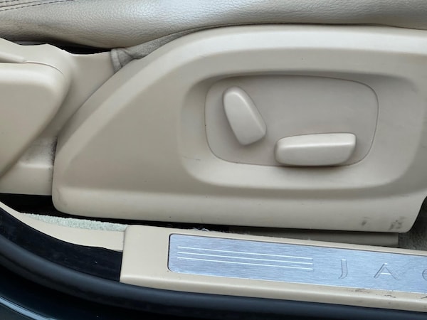 Used Jaguar XF 2010 for sale - 76337459: Photo 47