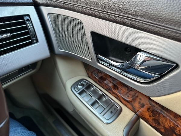 Used Jaguar XF 2010 for sale - 76337459: Photo 48