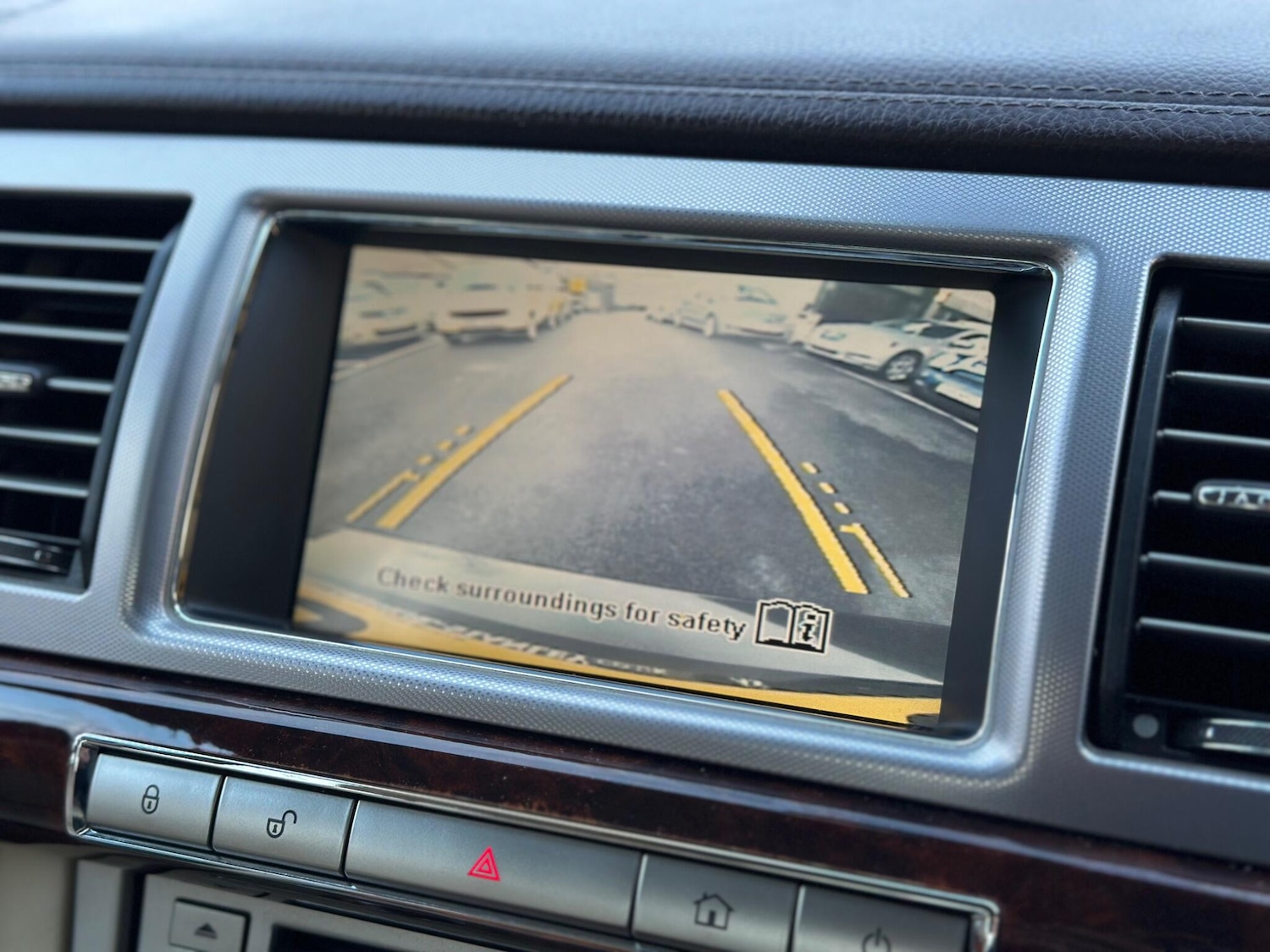 Used Jaguar XF 2010 for sale - 76337459: Photo 54