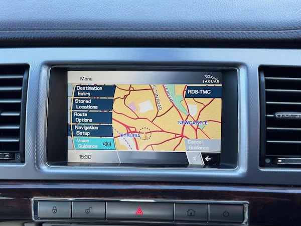 Used Jaguar XF 2010 for sale - 76337459: Photo 55