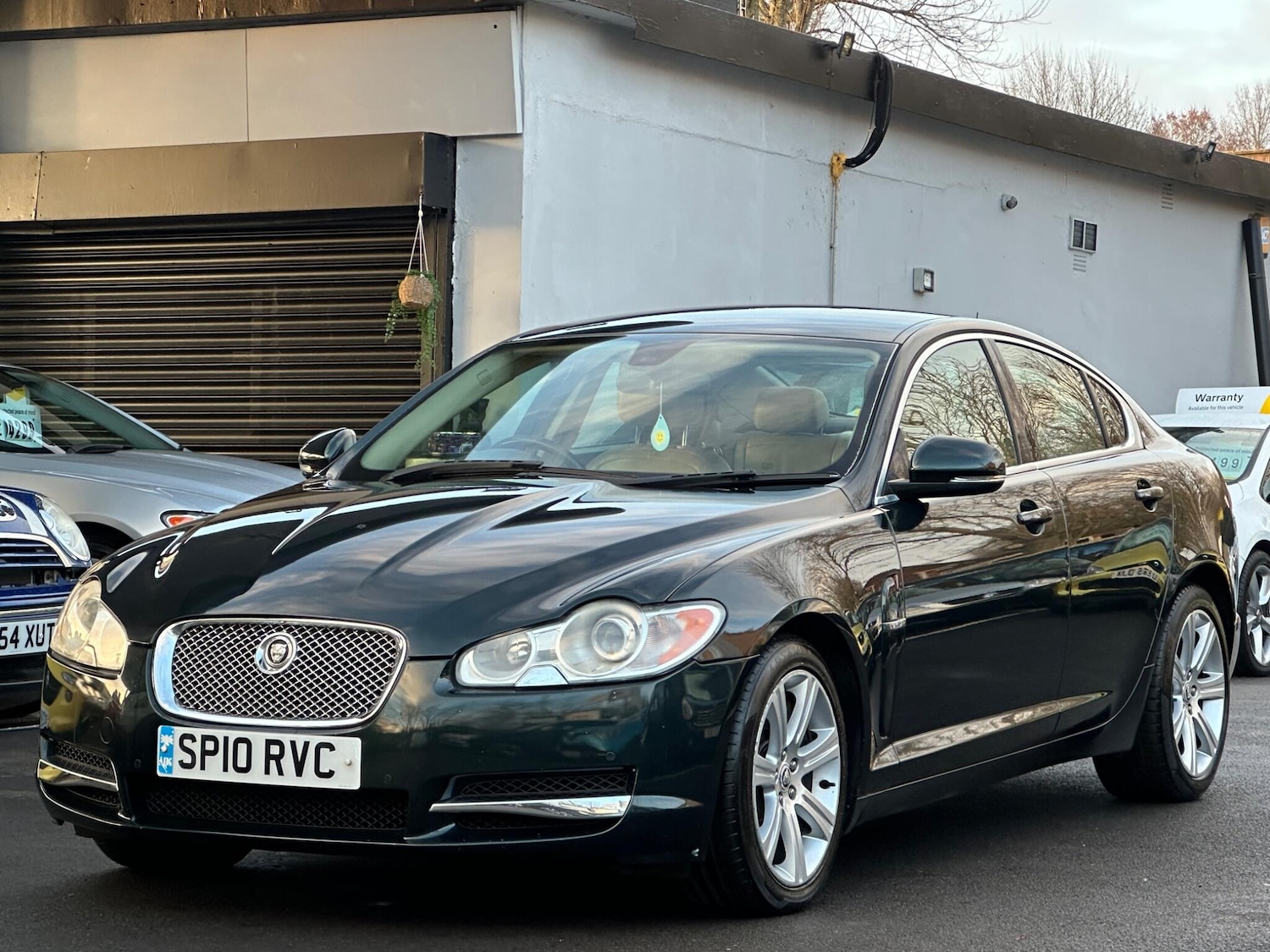 Used Jaguar XF 2010 for sale - 76337459: Photo 9