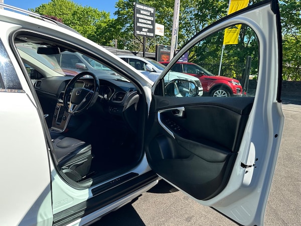 Used Volvo V40 2014 for sale - 76238743: Photo 11