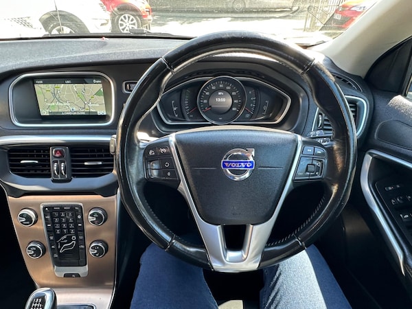 Used Volvo V40 2014 for sale - 76238743: Photo 39