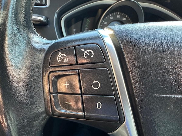Used Volvo V40 2014 for sale - 76238743: Photo 42