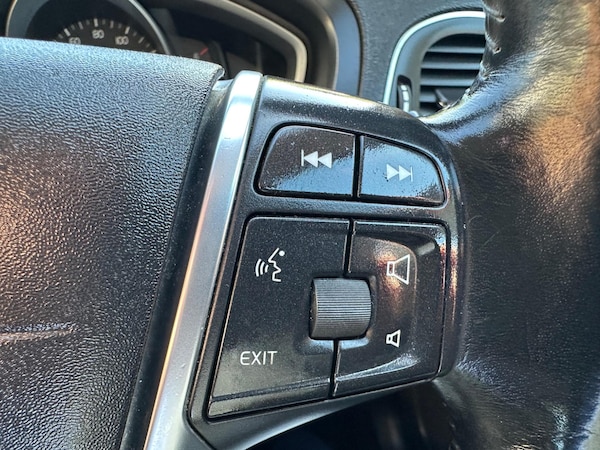 Used Volvo V40 2014 for sale - 76238743: Photo 43