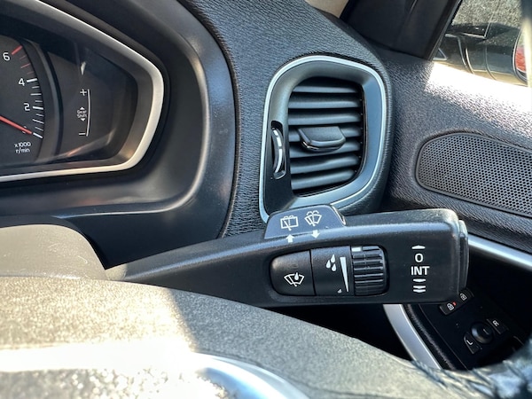 Used Volvo V40 2014 for sale - 76238743: Photo 44