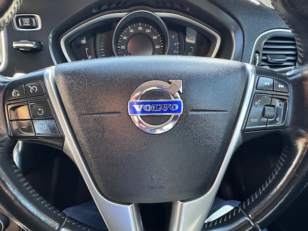 Used Volvo V40 2014 for sale - 76238743: Photo 47