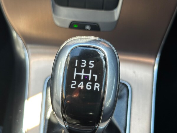 Used Volvo V40 2014 for sale - 76238743: Photo 53