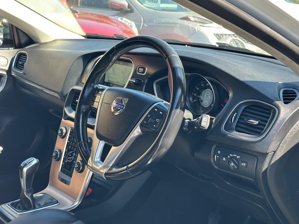 Used Volvo V40 2014 for sale - 76238743: Photo 54