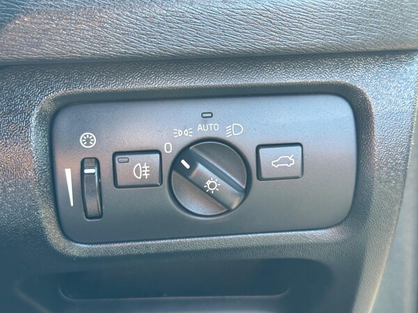 Used Volvo V40 2014 for sale - 76238743: Photo 55